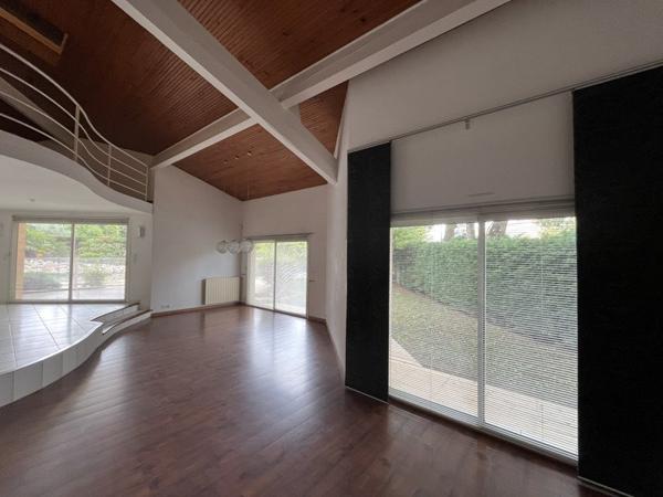 Maison à vendre |  Seilh |  6 pièces | 196 m²