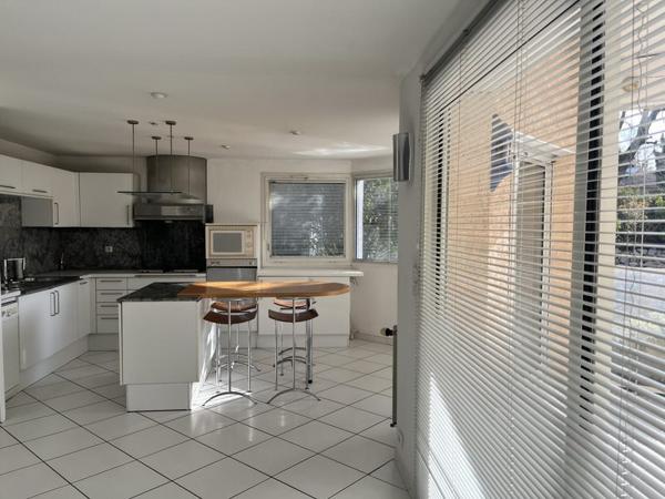 Maison 628 200 € Seilh 6 p 196 m² DPE D