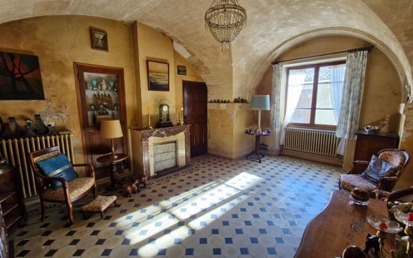 Maison à vendre    7 pièces •  Villeneuve-lès-Avignon