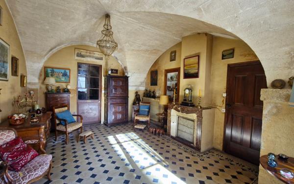 Maison à vendre    7 pièces •  Villeneuve-lès-Avignon