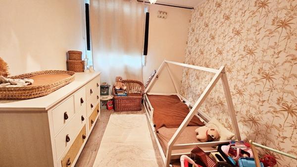 Appartement 3CH 97m². 110 000 € H.A.I.*