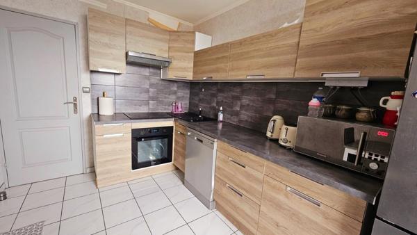 Appartement 3CH 97m². 110 000 € H.A.I.*