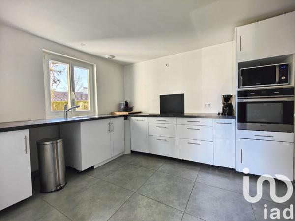 Maison traditionnelle 6 pièces de 127 m² à Carmaux (81400)