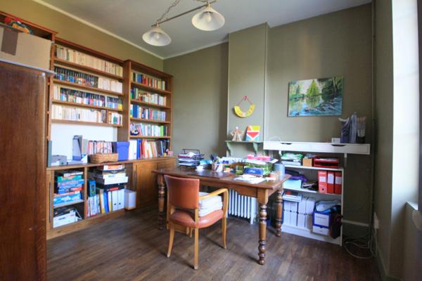 Charmante maison de style 1930, 4 chambres, à proximité des commodités.