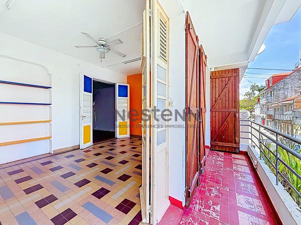 À VENDRE UN IMMEUBLE SUR 3 NIVEAUX À POINTE-À-PITRE