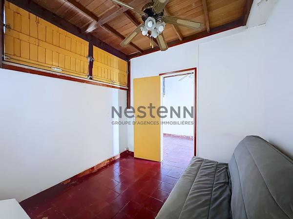 À VENDRE UN IMMEUBLE SUR 3 NIVEAUX À POINTE-À-PITRE