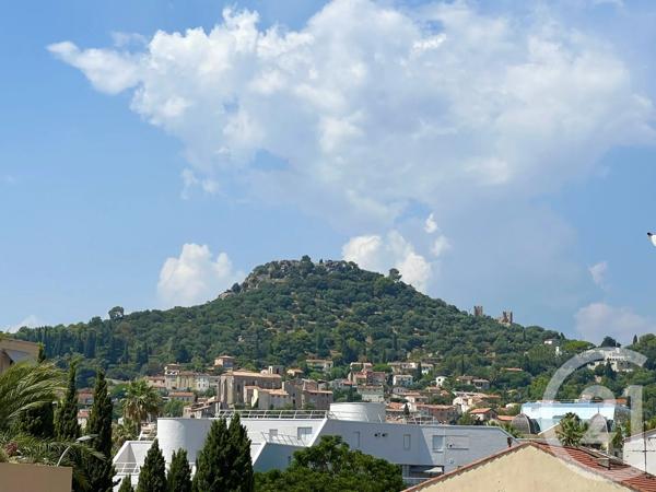 Appartement F3 à vendre  3 pièces - 72,65 m 2   HYERES  - 83