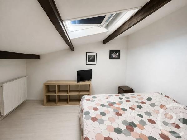 Appartement F3 à vendre  3 pièces - 72,65 m 2   HYERES  - 83