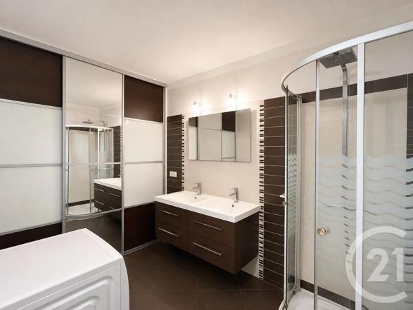 Appartement F3 à vendre  3 pièces - 72,65 m 2   HYERES  - 83