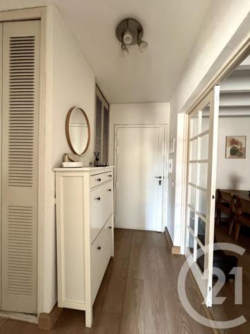 Appartement F3 à vendre  3 pièces - 72,65 m 2   HYERES  - 83