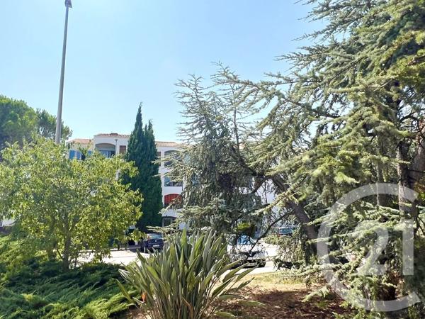 Appartement F3 à vendre  3 pièces - 72,65 m 2   HYERES  - 83