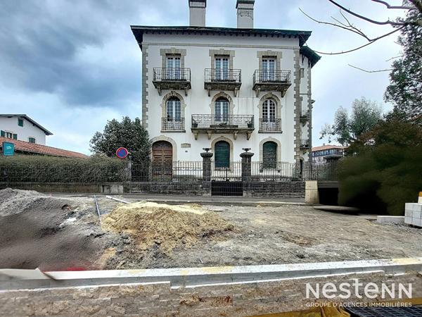 A Vendre Appartement de caractère de 144 m² dans une maison de Maître au coeur du centre historique d'Hendaye