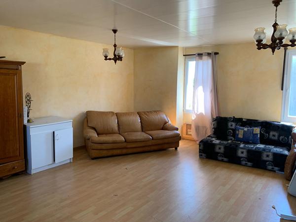 Lot de deux maison à Moncoutant Sur Sèvre 145 m2 sur un terrain de 561m²