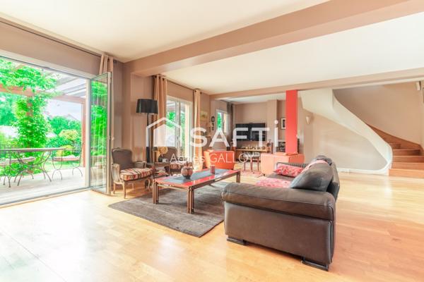 Une adresse prisée et une surface rare à la vente