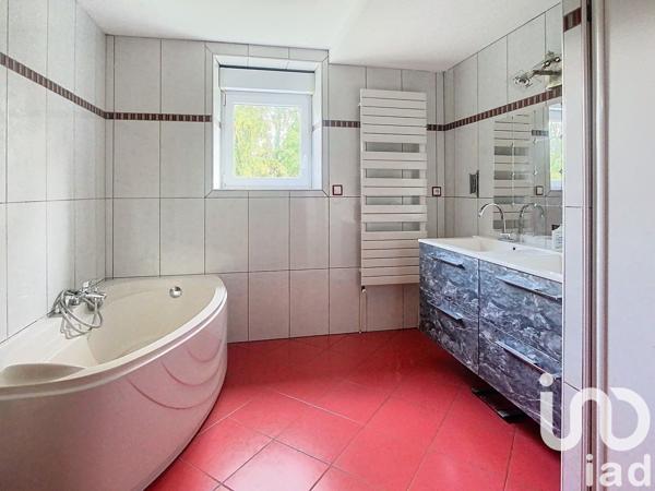 Maison traditionnelle 5 pièces de 131 m² à Champlost (89210)