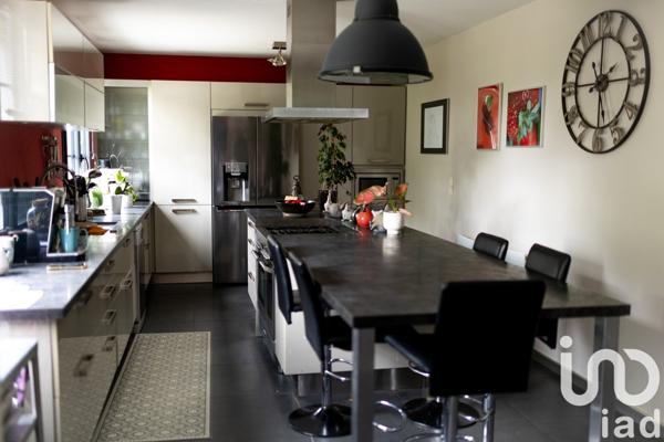 Maison à vendre 7 pièces 190 m² Saint-Étienne-de-Montluc