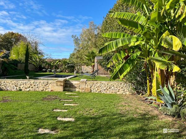 Coup de coeur assuré ! Maison avec piscine et ancien chai rénové