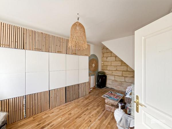 Coup de coeur assuré ! Maison avec piscine et ancien chai rénové