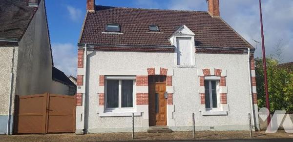 A VENDRE - A CHATRES SUR CHER -  Proche des services cette charmante maison de ville à usage d'...