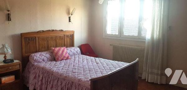 A VENDRE - A CHATRES SUR CHER -  Proche des services cette charmante maison de ville à usage d'...