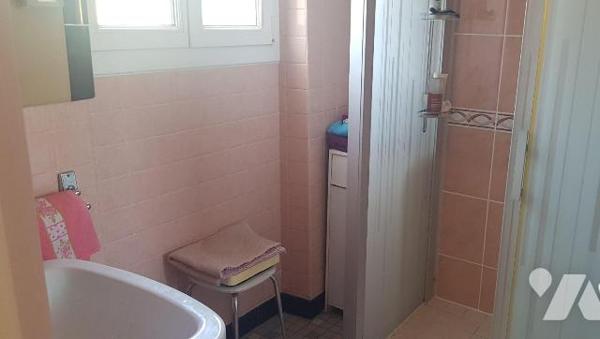 A VENDRE - A CHATRES SUR CHER -  Proche des services cette charmante maison de ville à usage d'...