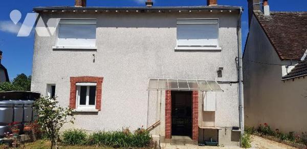 A VENDRE - A CHATRES SUR CHER -  Proche des services cette charmante maison de ville à usage d'...