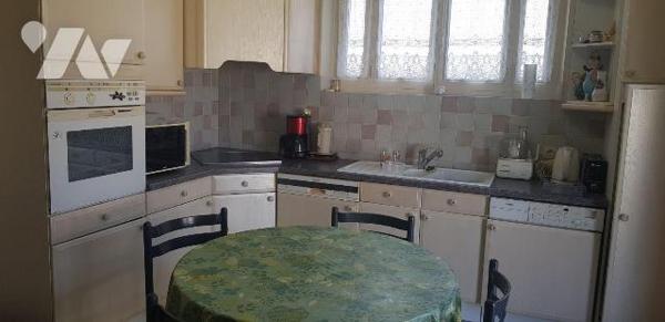 A VENDRE - A CHATRES SUR CHER -  Proche des services cette charmante maison de ville à usage d'...