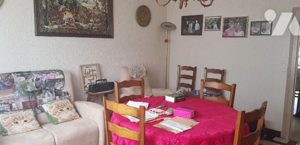 A VENDRE - A CHATRES SUR CHER -  Proche des services cette charmante maison de ville à usage d'...