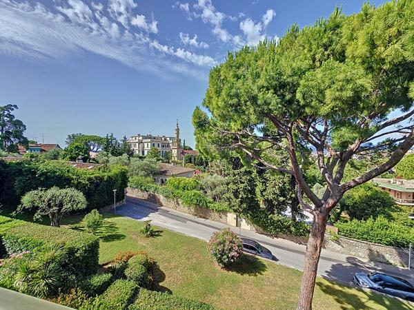 Cannes Dernier étage Appartement 4 pièces 123.30 m² terrasse vue verdure et mer