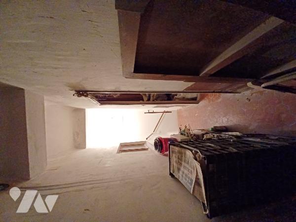 MAISON DE VILLAGE A RENOVER AVEC REMISE NON ATTENANTE