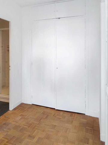 Paris 13ᵉ – Au pied du métro Tolbiac – 82,36 m² Carrez – 9ᵉ étage – Vue panoramique dégagée – Traversant Est/Ouest