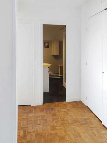 Paris 13ᵉ – Au pied du métro Tolbiac – 82,36 m² Carrez – 9ᵉ étage – Vue panoramique dégagée – Traversant Est/Ouest