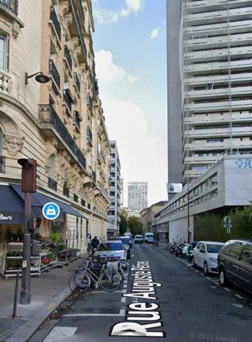 Paris 13ᵉ – Au pied du métro Tolbiac – 82,36 m² Carrez – 9ᵉ étage – Vue panoramique dégagée – Traversant Est/Ouest
