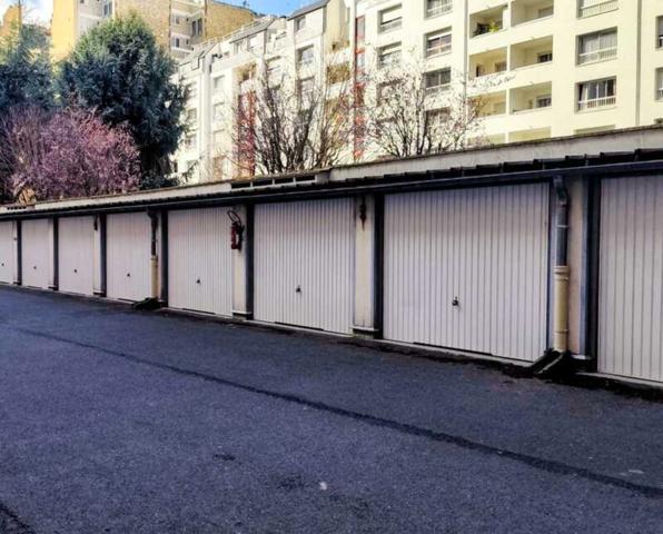 Paris 13ᵉ – Au pied du métro Tolbiac – 82,36 m² Carrez – 9ᵉ étage – Vue panoramique dégagée – Traversant Est/Ouest