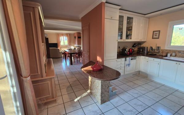 Maison à vendre    5 pièces • 150 m2 Saint-Martin-d'Ardèche