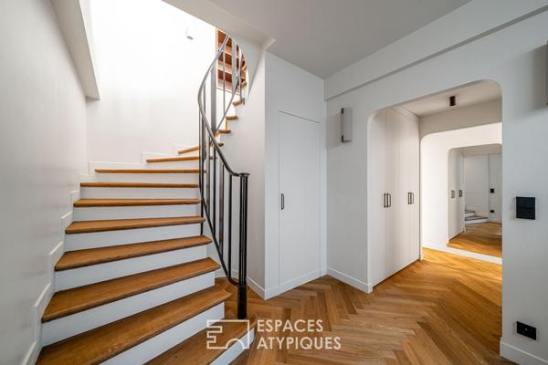 Duplex en dernier étage rénové avec vue à Madeleine