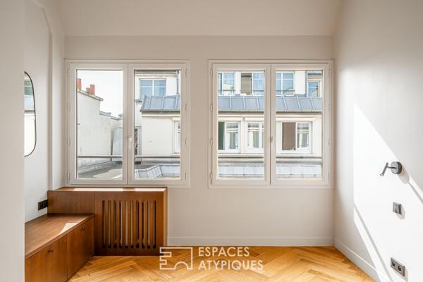 Duplex en dernier étage rénové avec vue à Madeleine