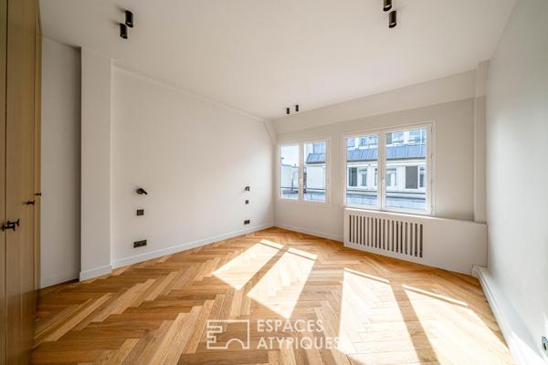 Duplex en dernier étage rénové avec vue à Madeleine