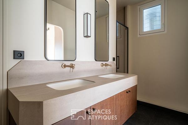 Duplex en dernier étage rénové avec vue à Madeleine