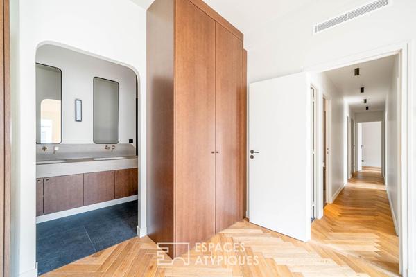 Duplex en dernier étage rénové avec vue à Madeleine