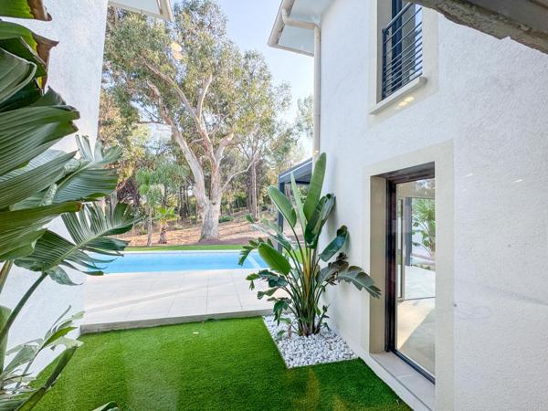 Maison à vendre  5 pièces - 152 m2 CAVALAIRE SUR MER - 83