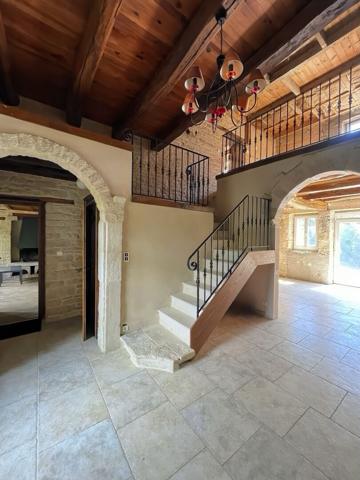 Maison de caractère à restaurer à moins de 10 mn de GRAY