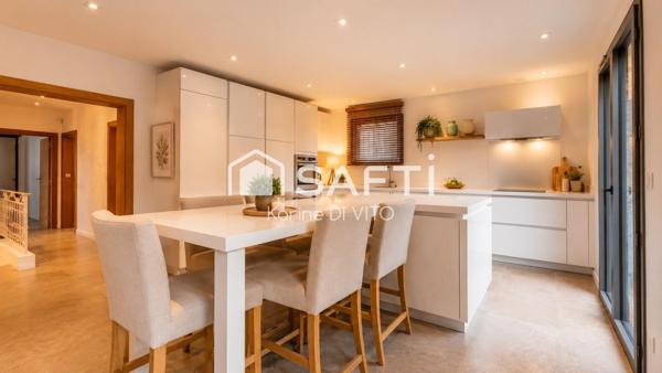 St Maxime - Villa rénovée - 149 m2 -  Aperçu mer