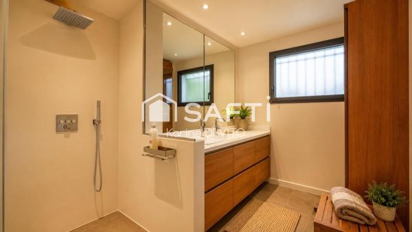 St Maxime - Villa rénovée - 149 m2 -  Aperçu mer