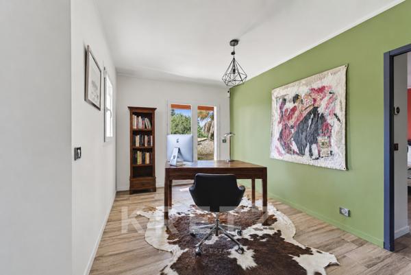 Nîmes secteur ouest – Villa d'architecte plain-pied 217 m², piscine chauffée, terrain paysager 3 000
