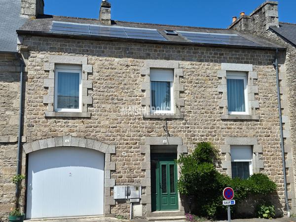 Maison de ville avec gîte de charme à l'entrée de DINAN.