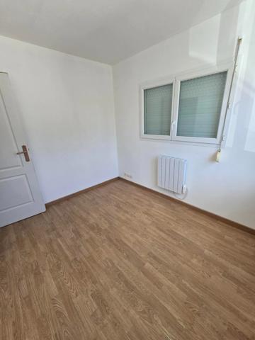 Appartement à vendre 3 pièces, grande terrasse, cave, 200 m mer LA TREMBLADE (17)