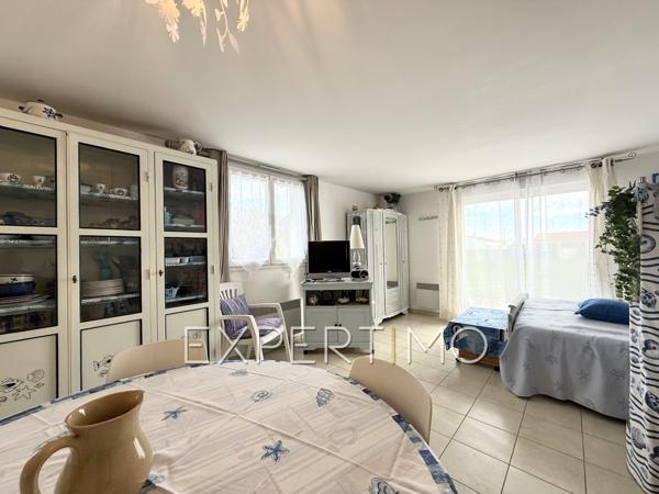 Longeville-sur-Mer (85560) Terrain constructible viabilisé de 888 m² situé en plein cœur de Longeville-sur Mer,