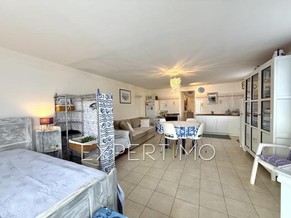 Longeville-sur-Mer (85560) Terrain constructible viabilisé de 888 m² situé en plein cœur de Longeville-sur Mer,