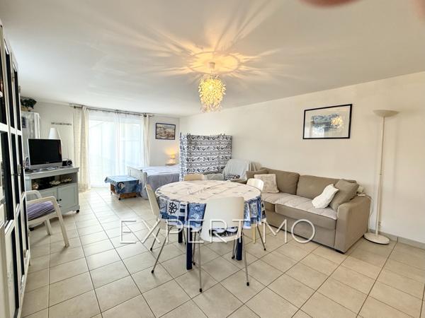 Longeville-sur-Mer (85560) Terrain constructible viabilisé de 888 m² situé en plein cœur de Longeville-sur Mer,